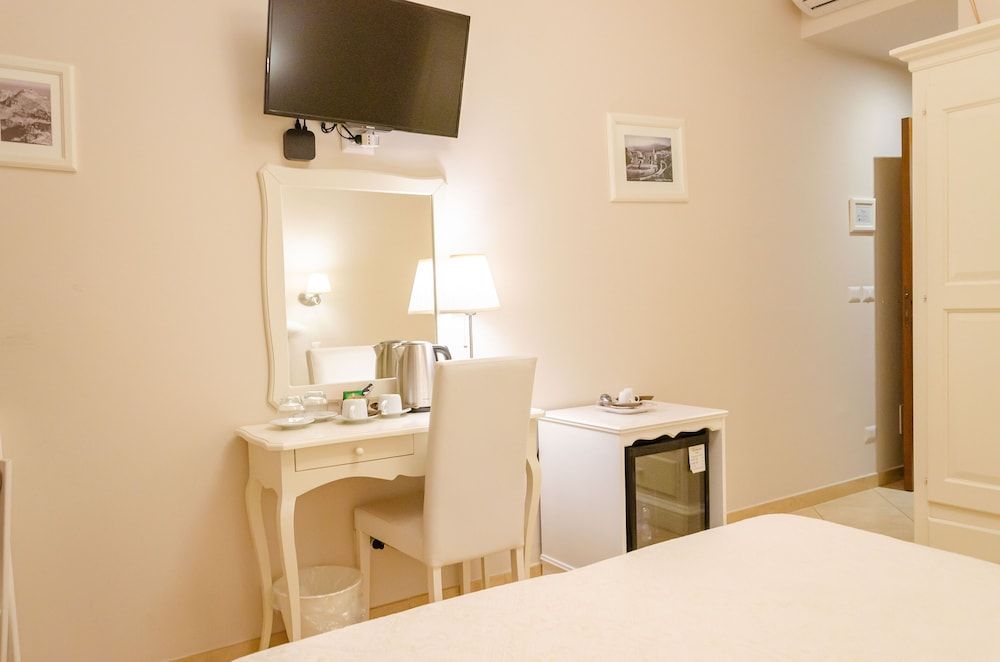 Taormina B&B Superior Double or Twin Room, Balcony 7