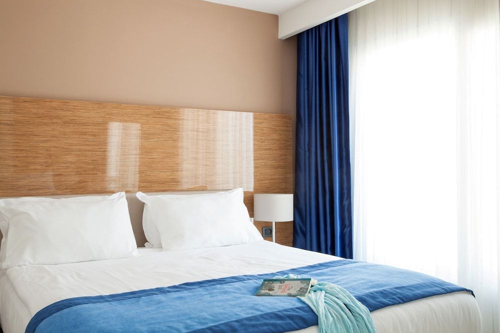 Sentido Bellazure Club Room Sea View 2