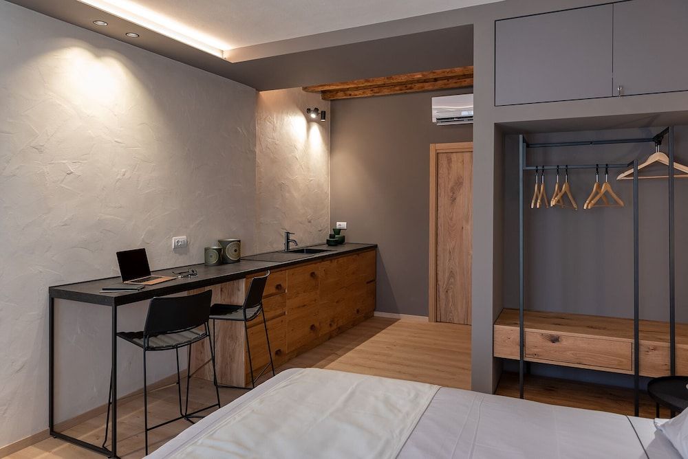 BURANELLI CHARME ROOMS Deluxe Double or Twin Room, Canal View 4