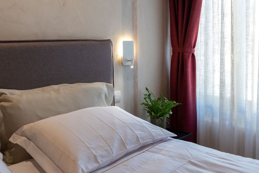 BURANELLI CHARME ROOMS Deluxe Double or Twin Room 7