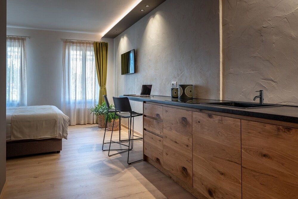 BURANELLI CHARME ROOMS Deluxe Double or Twin Room, Canal View 6