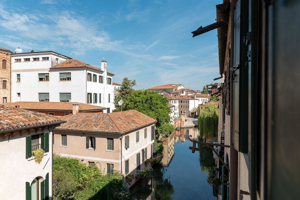 BURANELLI CHARME ROOMS Deluxe Double or Twin Room, Canal View 13