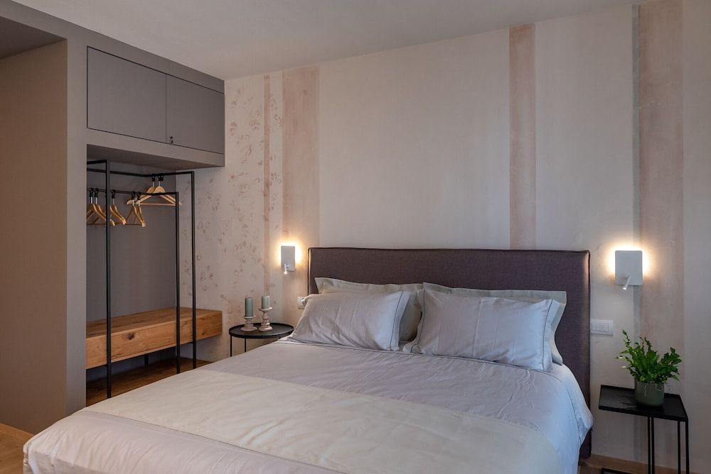 BURANELLI CHARME ROOMS Deluxe Double or Twin Room, Canal View 9