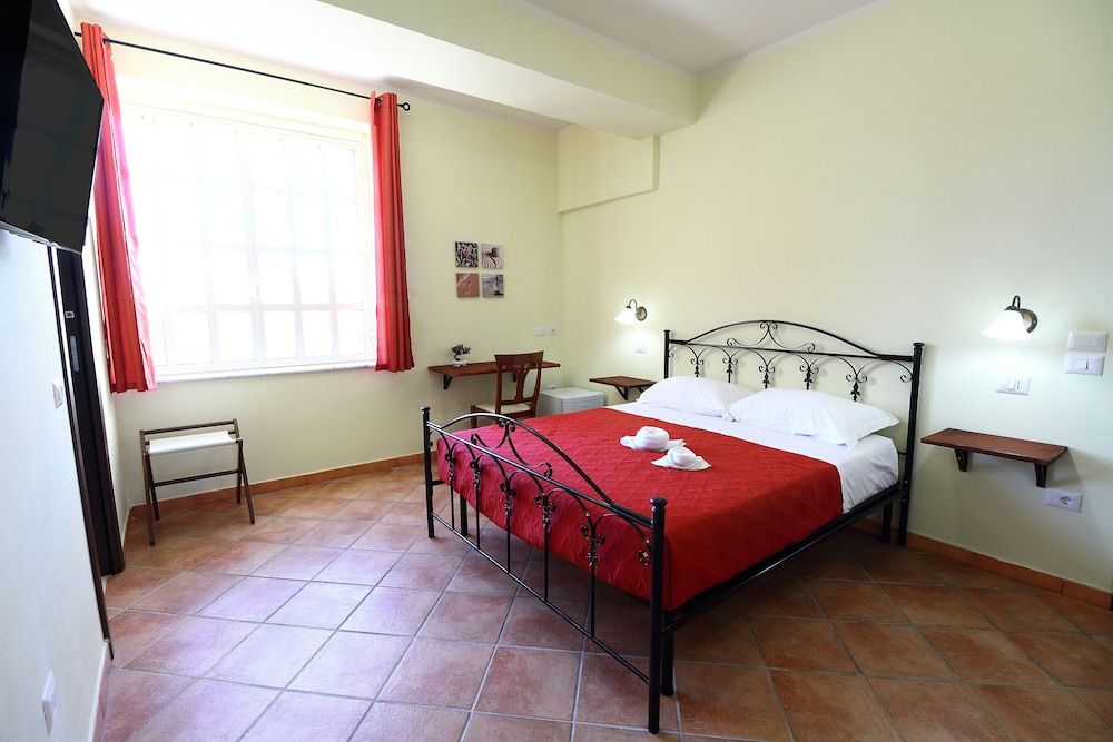 Guest House Capitan Libeccio Deluxe Double Room 3