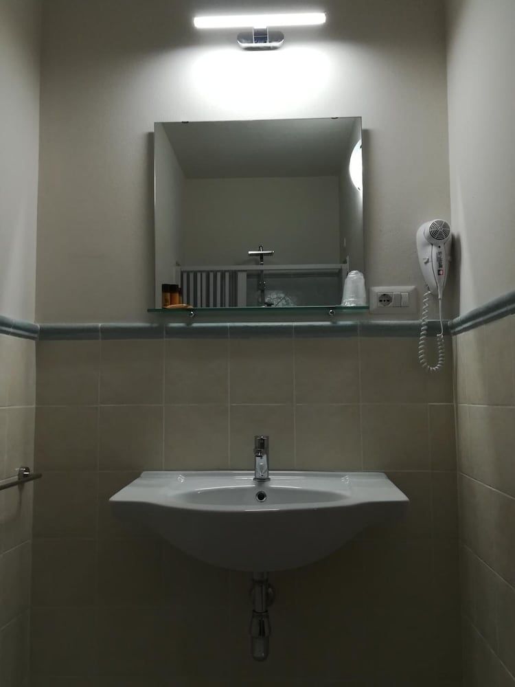 Guest House Capitan Libeccio Deluxe Double Room 8