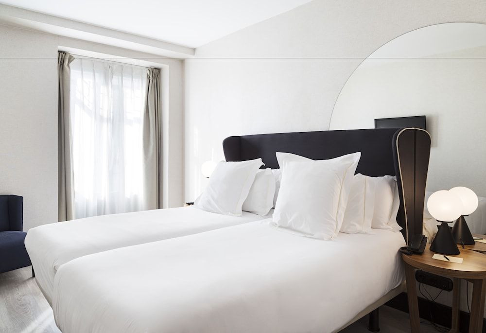 One Shot Luchana Double or Twin Room, Balcony 4