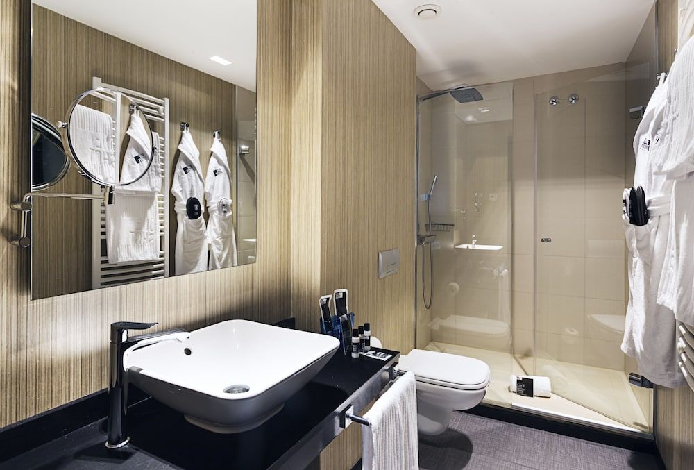 One Shot Luchana Double or Twin Room, Balcony 8