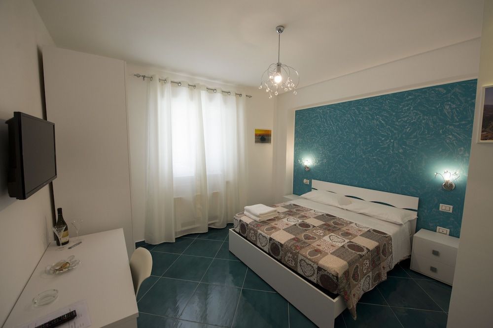 Classic Double Room (101)