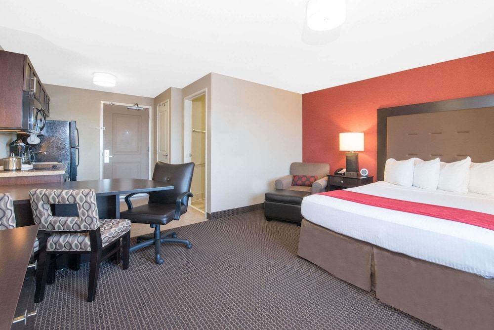 Studio Suite, 2 Queen Beds, Accessible, Non Smoking (Mobility/Hearing Impaired)