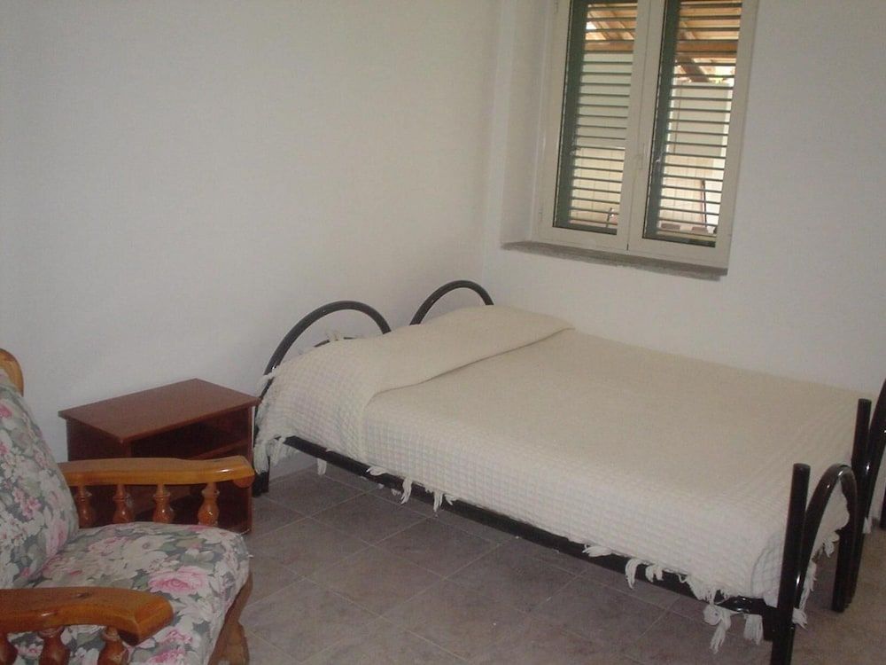 Case Vacanze Mare Grande Standard Condo, 2 Bedrooms, Partial Sea View 3