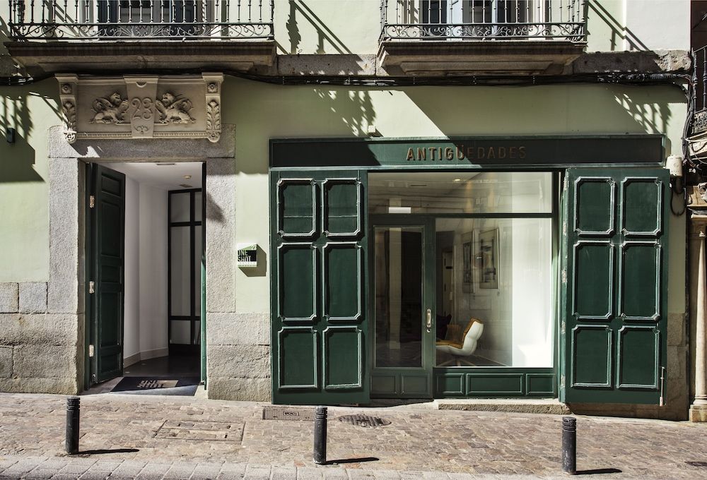 undefined One Shot Prado 3