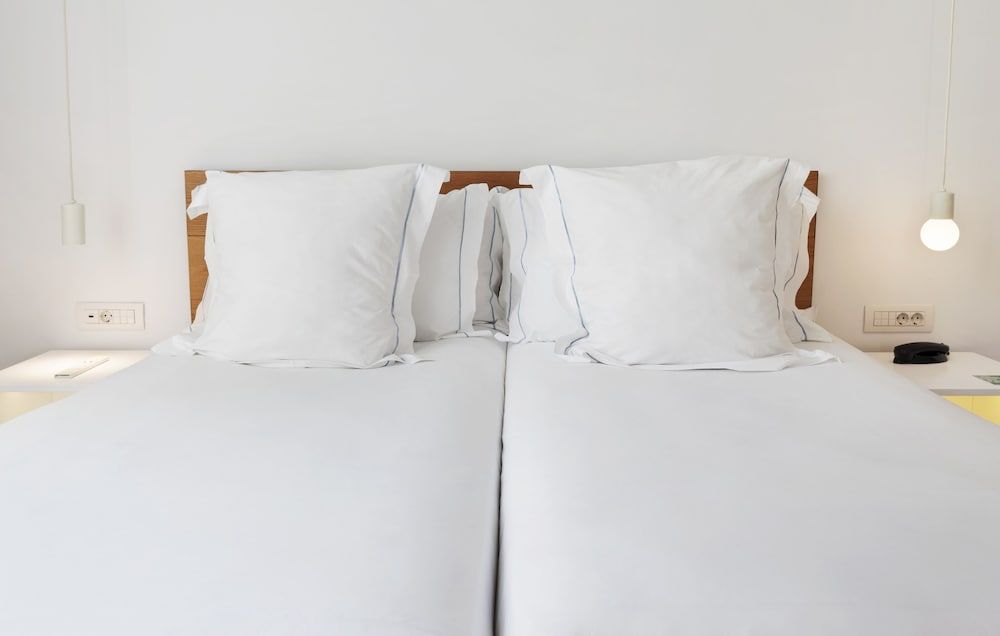 One Shot Prado Standard Room 6