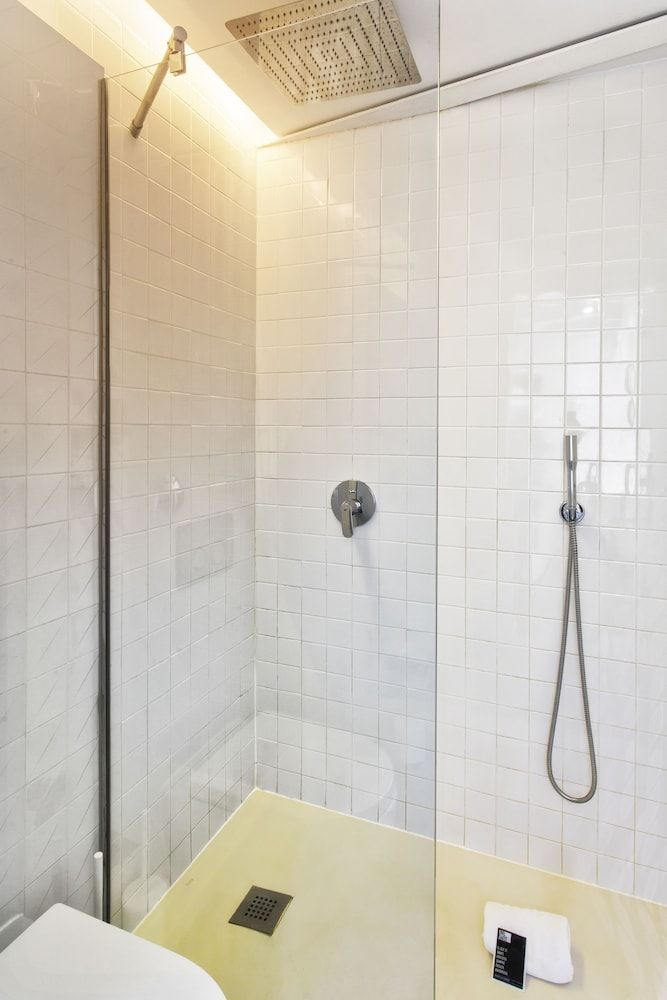 One Shot Prado Standard Room 10