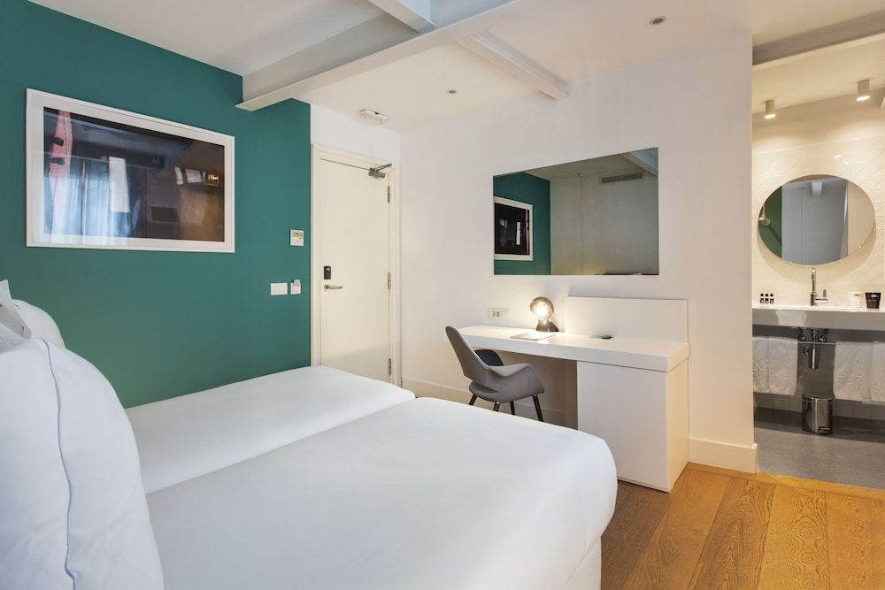 One Shot Prado Standard Room 3