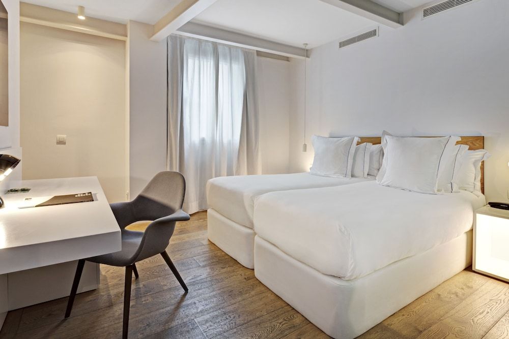 One Shot Prado Standard Room