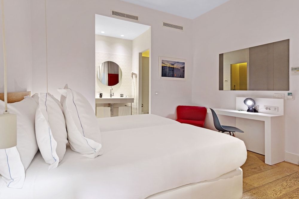 undefined One Shot Prado 7