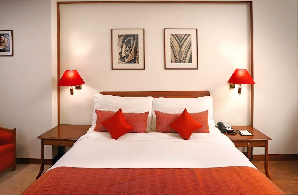 The Ambassador, Mumbai Deluxe Room 6