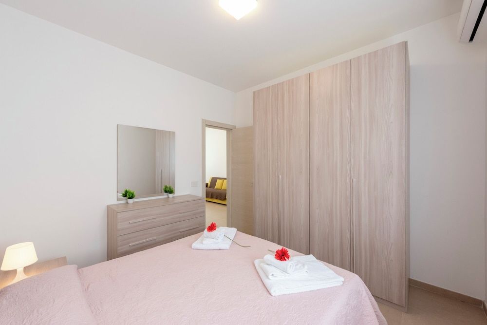 Family Apartment, 1 Bedroom (Suite 3 Ondina Viareggio 200m from)