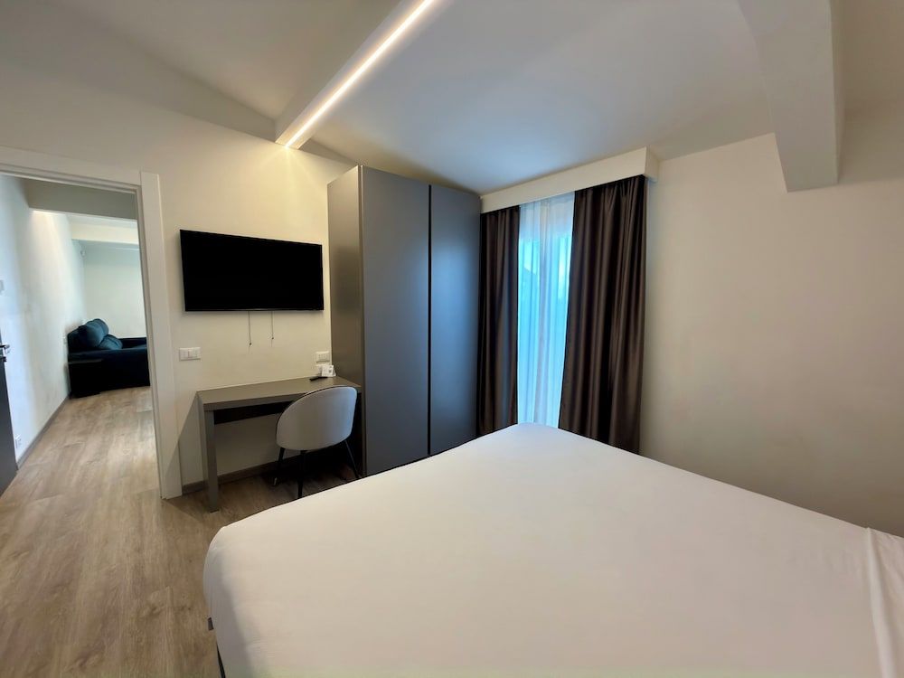 VI SUITES Superior Suite, Balcony 5