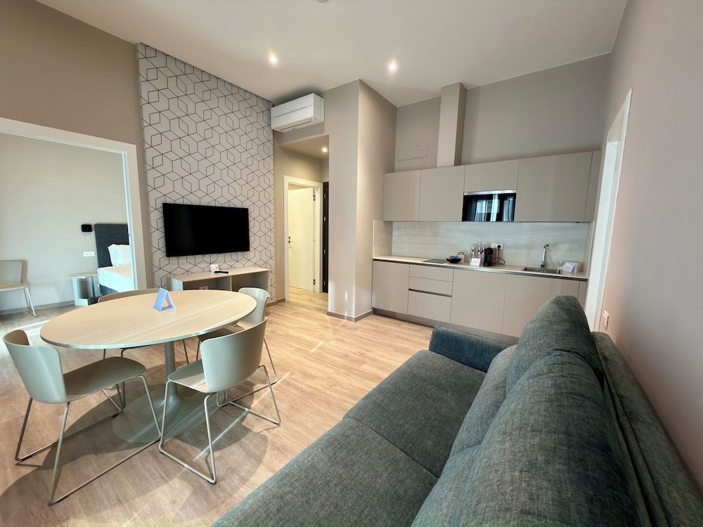 VI SUITES Family Suite, City View 5