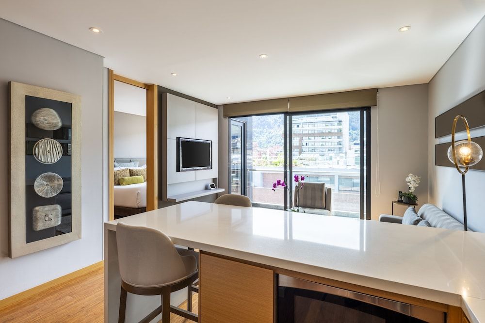 93 Luxury Suites & Residences Deluxe Suite, 1 Bedroom 4