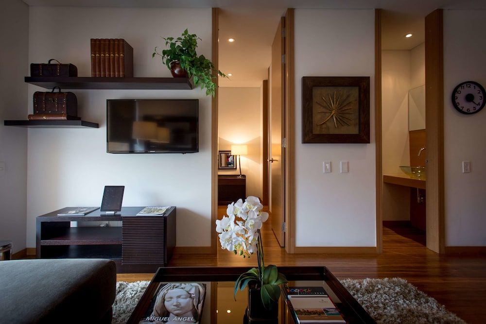 93 Luxury Suites & Residences Deluxe Suite, 1 Bedroom 13