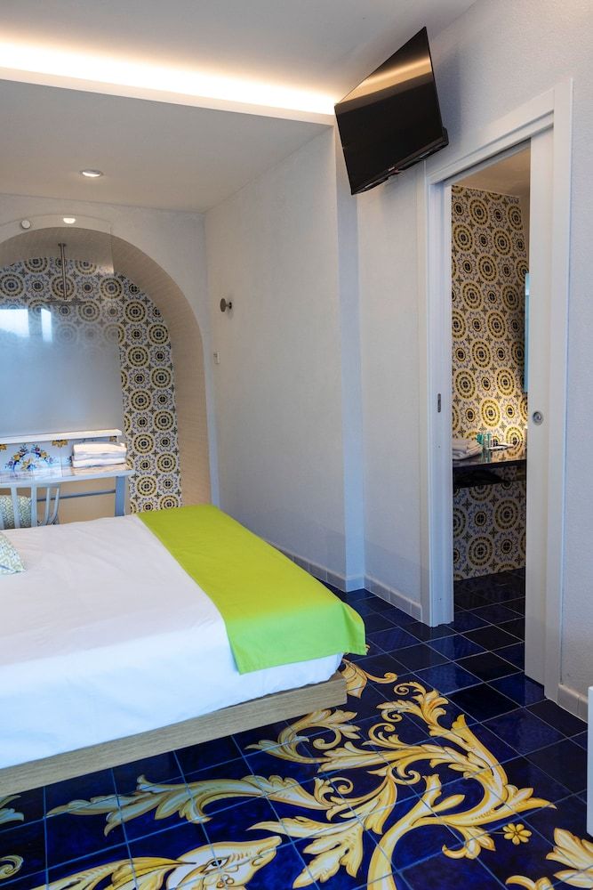 Decori Suites Amalfi Coast Family Quadruple Room, Ensuite, Sea View (Family Suite Positano) 8