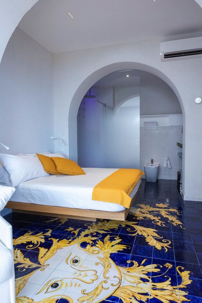 Decori Suites Amalfi Coast Family Quadruple Room, Ensuite, Sea View (Family Suite Positano) 4