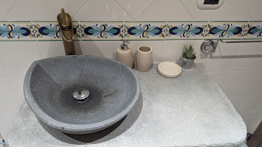 Apple Lemonade Luxury Room, 1 Bedroom, Balcony, City View 3