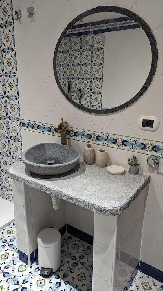 Apple Lemonade Luxury Room, 1 Bedroom, Balcony, City View 4