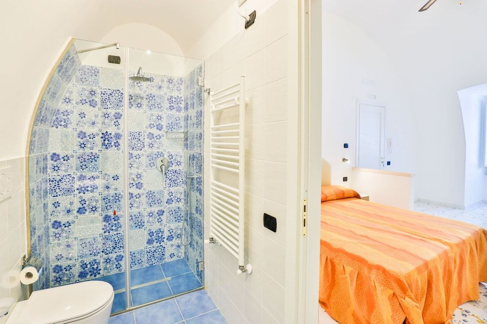 Della Monica Rooms Deluxe Double Room 5