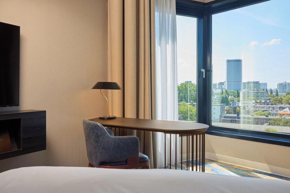 Haven Hotel Rotterdam, Curio Collection by Hilton Room, 2 Twin Beds (City XL) 7