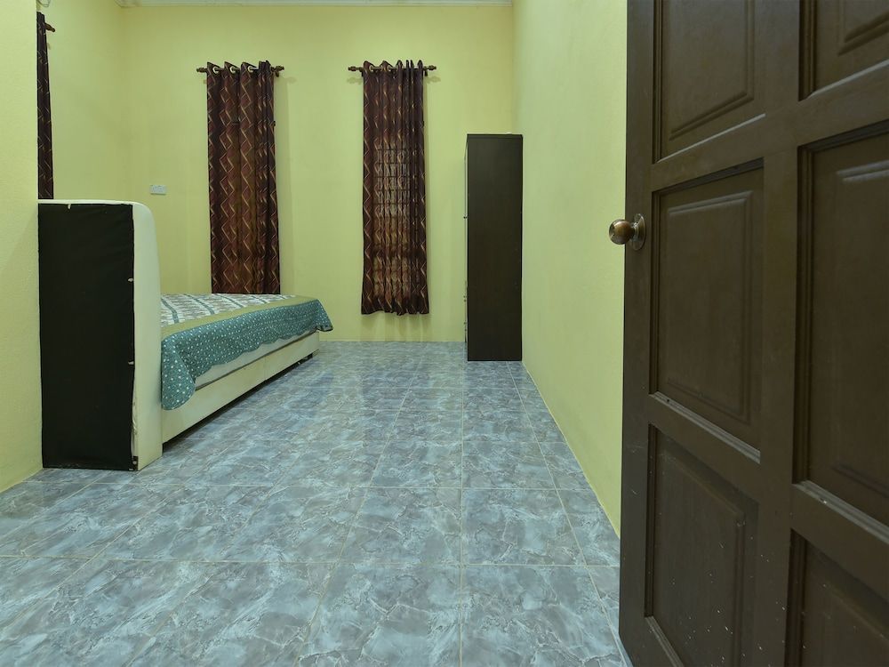 Room, Private Bathroom