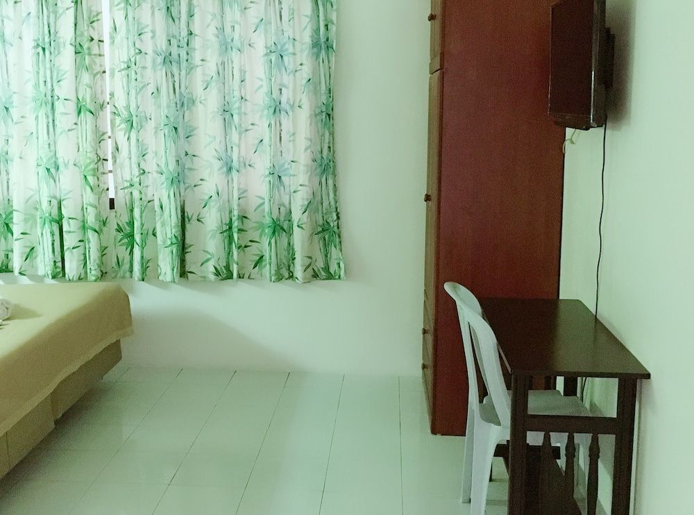 Dindings Pantai Desair Apartment By DPD Panoramic Apartment, 3 Bedrooms 6