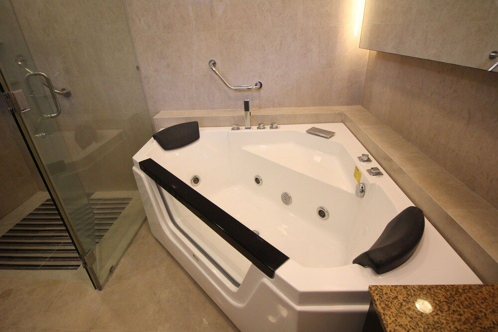 Ohana Luxury Bungalow 4 Bedroom 25