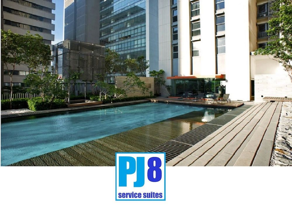 undefined PJ8 Service Suite Pool View 5