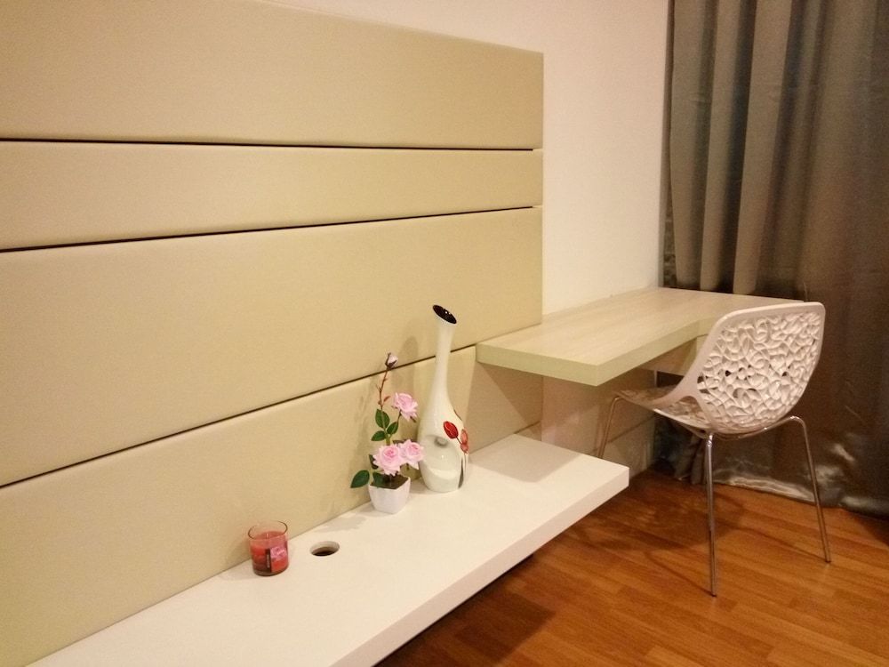 Cozy Suite near Airport & LRT Station Apartment