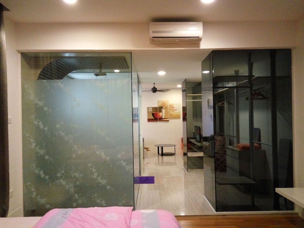Cozy Suite near Airport & LRT Station Apartment 2