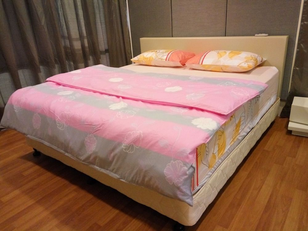 Cozy Suite near Airport & LRT Station Apartment 5