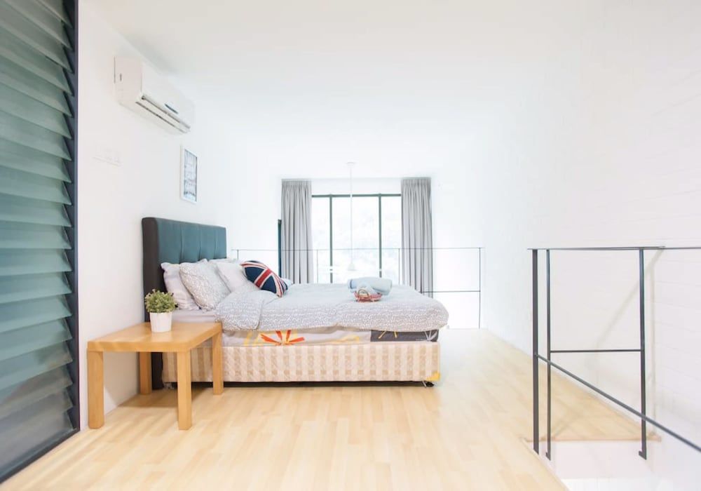 undefined Empire Soho by SYNC 5