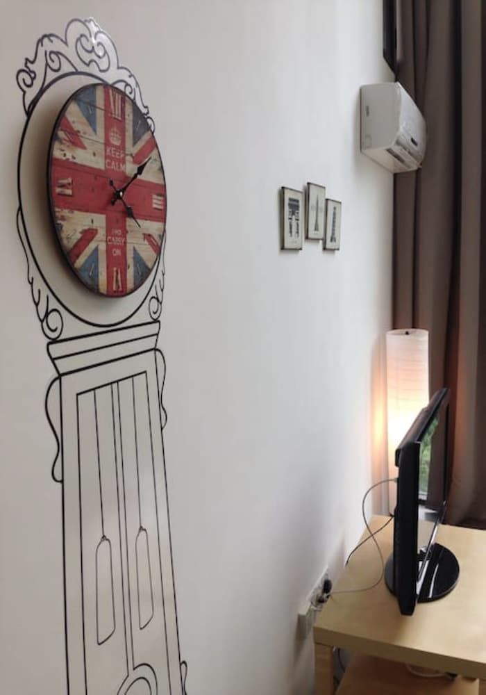 undefined Empire Soho by SYNC 10