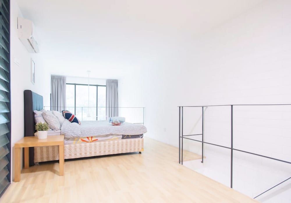 undefined Empire Soho by SYNC 4