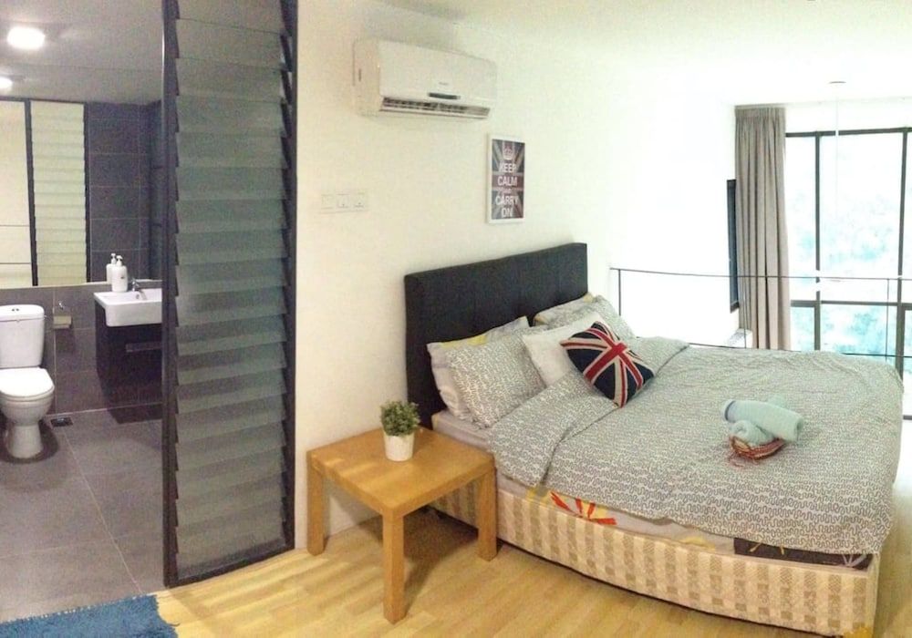 undefined Empire Soho by SYNC 6