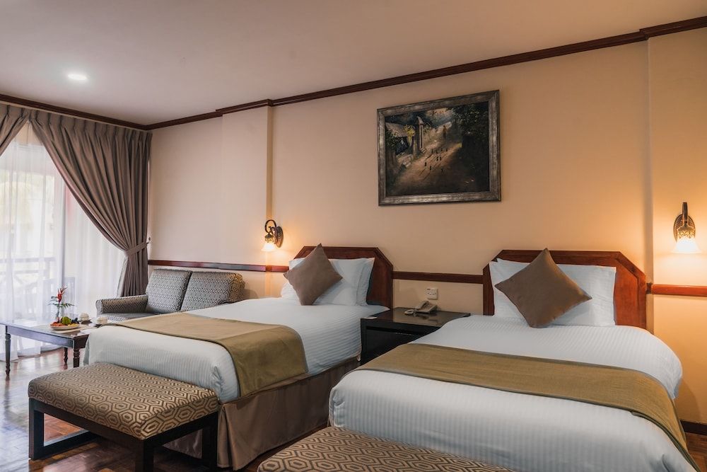 Shah's Village Hotel Deluxe Room, 2 Twin Beds