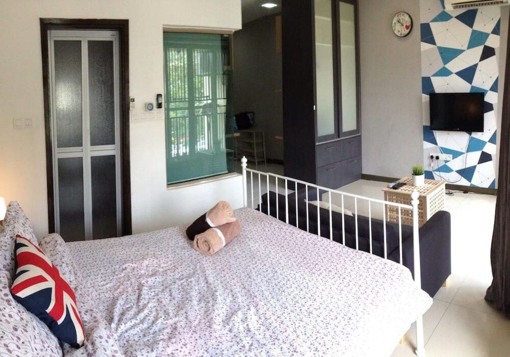 undefined Ritze Perdana One A by SYNC 3