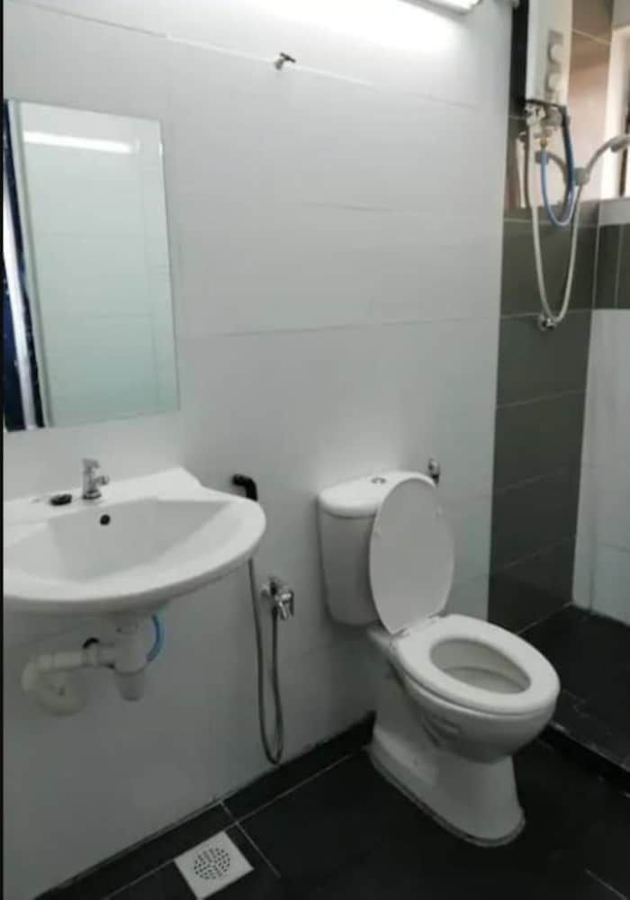 Indah Villa SL8-07 by SYNC Apartment, 3 Bedrooms, Non Smoking 13