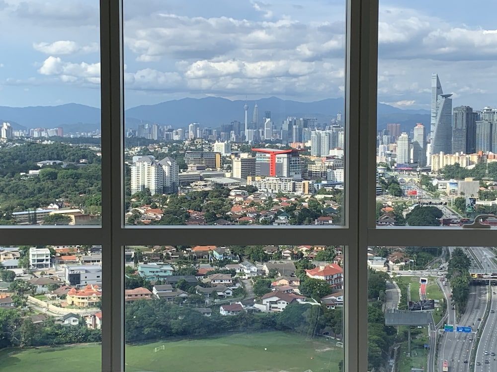 Ginger8 @ Pinnacle PJ Family Studio Suite 9