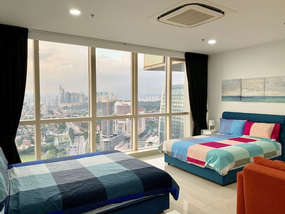 Ginger8 @ Pinnacle PJ Family Studio Suite 4