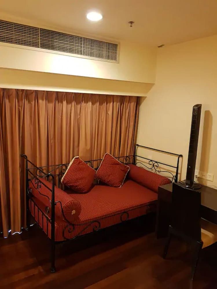 Family Studio, 1 King Bed with Sofa bed, Balcony, Lagoon View