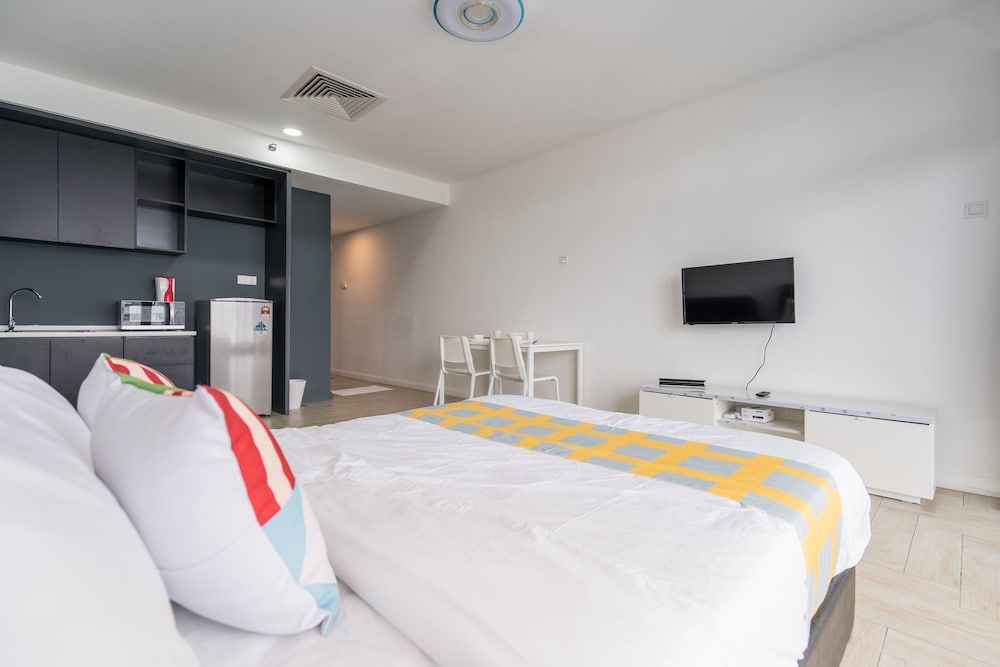 undefined OYO Home 43951 Fair  Studio Empire City Marriot 3